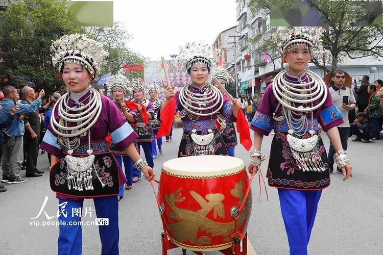 Chiêm ngưỡng vẻ đẹp hoa Đỗ Quyên trên đỉnh PuTaLeng (VV88 com đăng nhập)