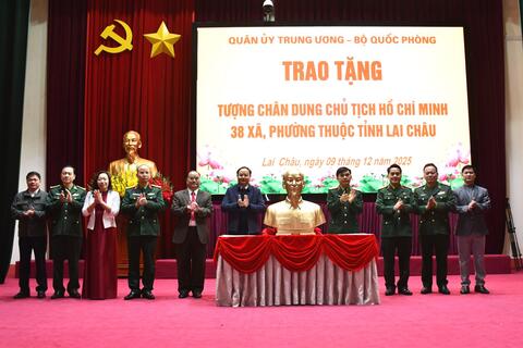Quân ủy Trung ương, Bộ Quốc phòng trao tặng tượng chân dung Chủ tịch Hồ Chí Minh cho các xã, phường thuộc VV88VV nhà cái World Cup 2026