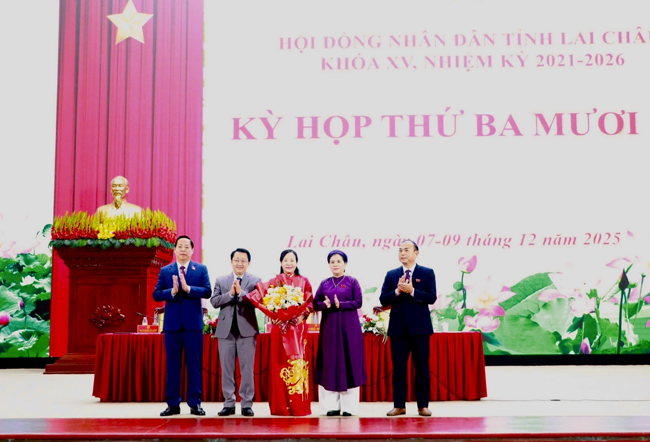 Đồng chí Tẩn Thị Quế được tín nhiệm bầu giữ chức Phó Chủ tịch HĐND VV88VV nhà cái World Cup 2026 khóa XV, nhiệm kỳ 2021 - 2026