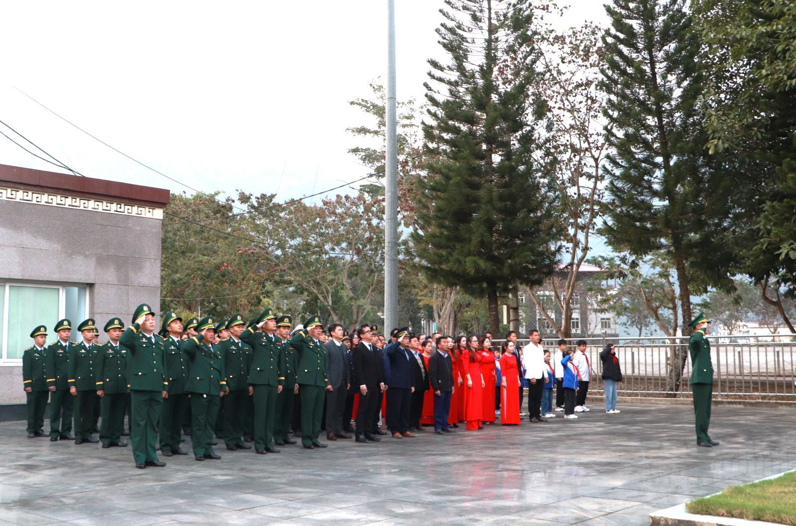 VV88 com đăng nhập: Lần đầu tiên tổ chức Lễ Chào cờ chào năm mới tại Quốc môn Cửa khẩu quốc tế Ma Lù Thàng