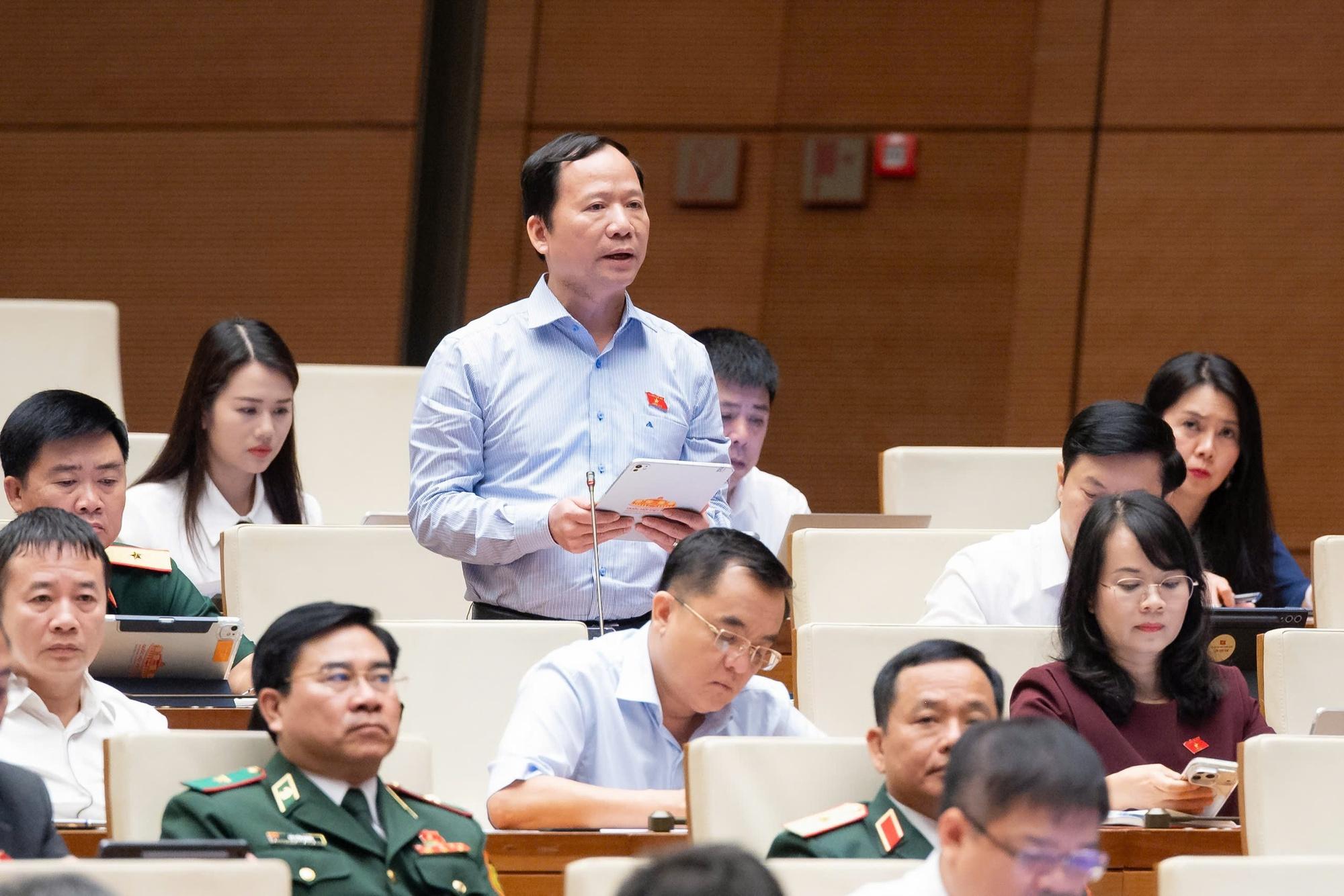 Đề nghị tiến hành ngay việc sắp xếp, tinh gọn thôn, tổ dân phố; sớm ban hành chế độ với người hoạt động không chuyên trách- Ảnh 1. Đề nghị tiến hành ngay việc sắp xếp, tinh gọn thôn, tổ dân phố; sớm ban hành chế độ với người hoạt động không chuyên trách- Ảnh 1.