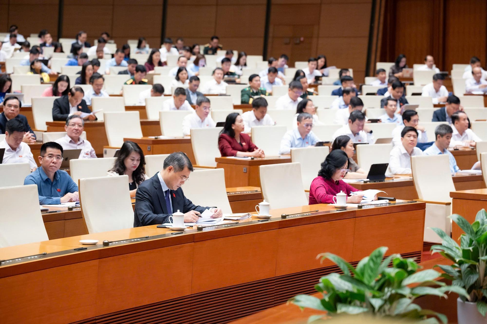 Đề nghị tiến hành ngay việc sắp xếp, tinh gọn thôn, tổ dân phố; sớm ban hành chế độ với người hoạt động không chuyên trách- Ảnh 2. Đề nghị tiến hành ngay việc sắp xếp, tinh gọn thôn, tổ dân phố; sớm ban hành chế độ với người hoạt động không chuyên trách- Ảnh 2.