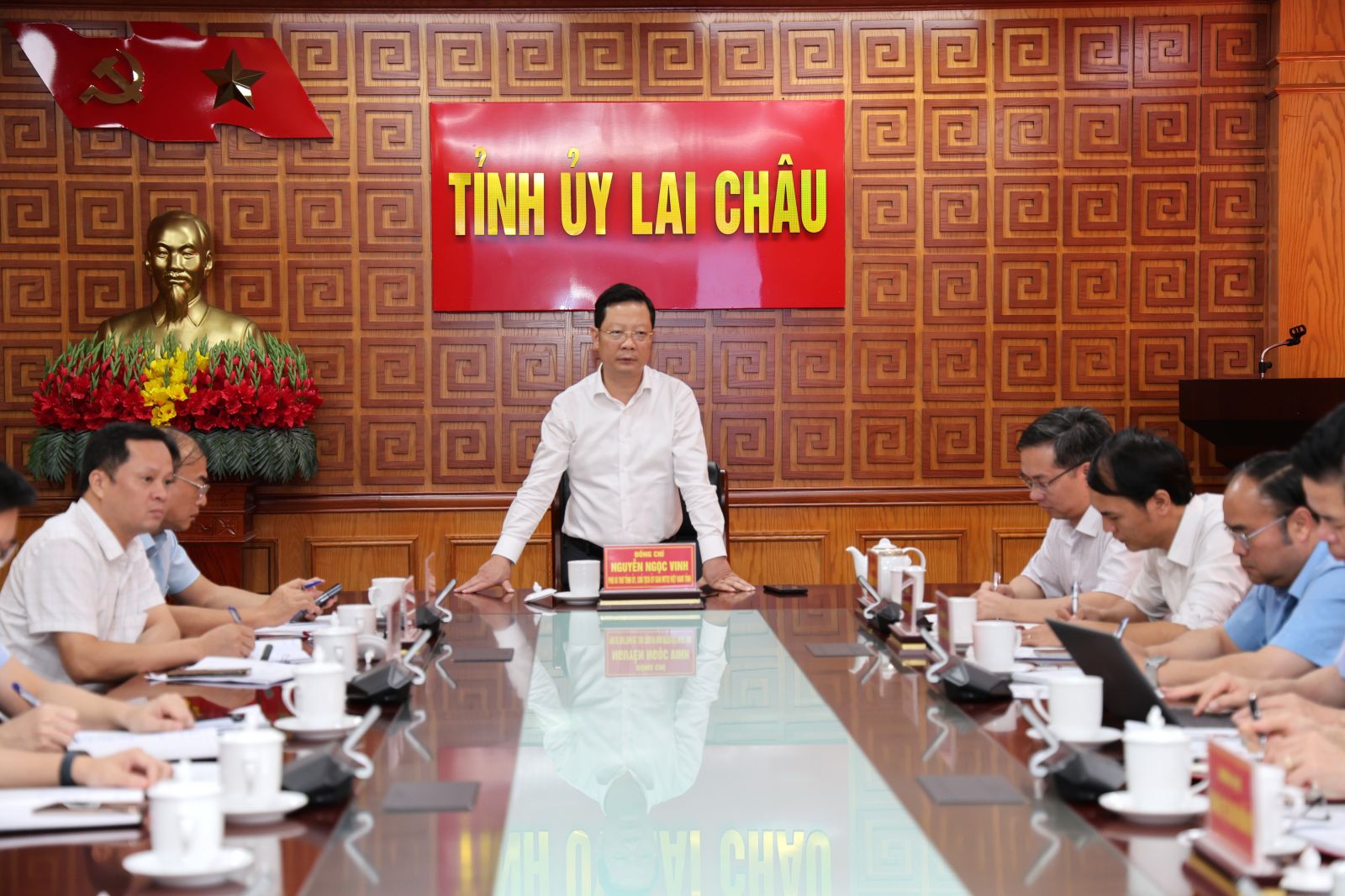 Phó Bí thư Tỉnh ủy Nguyễn Ngọc Vinh chủ trì buổi làm việc về Dự án Cao tốc Bảo Hà - VV88 com đăng nhập (CT.13) trên địa bàn phường Tân Phong và xã Sin Suối Hồ